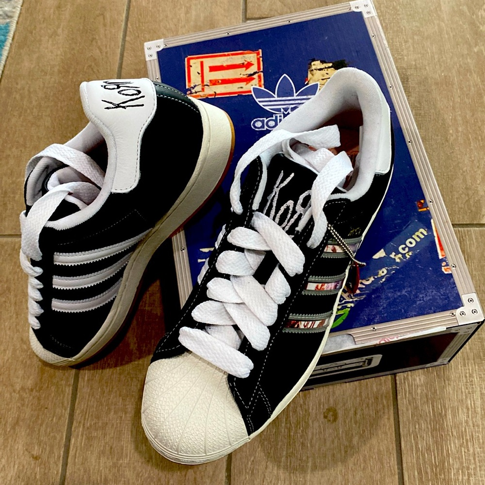 Korn Adidas superstar size men’s 11 NWT and box